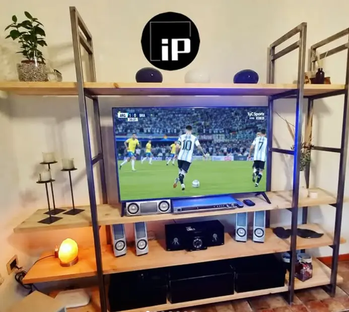 Mueble de acero inoxidable para televisor